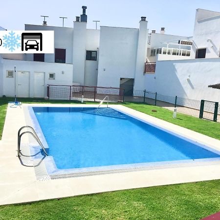 Atico Premium Conil Con 2 Terrazas, Parking, Piscina, Aire Ac Y Wifi -Solo Familias Y Parejas- Leilighet Conil De La Frontera Eksteriør bilde